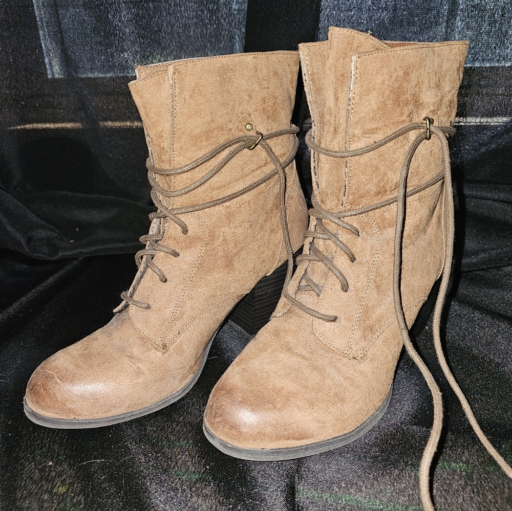 NWOT Daytrip Booties